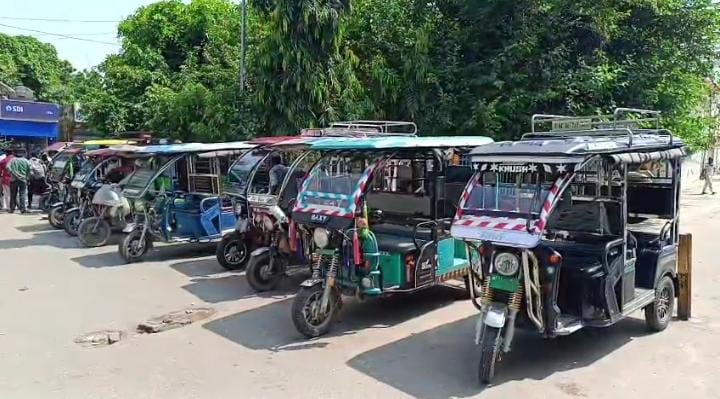 पिरान कलियर उर्स मेले में मनमानी वसूली पर ई-रिक्शाओं के खिलाफ सख्त कार्रवाई, (हरिद्वार)-दीपक मौर्य-